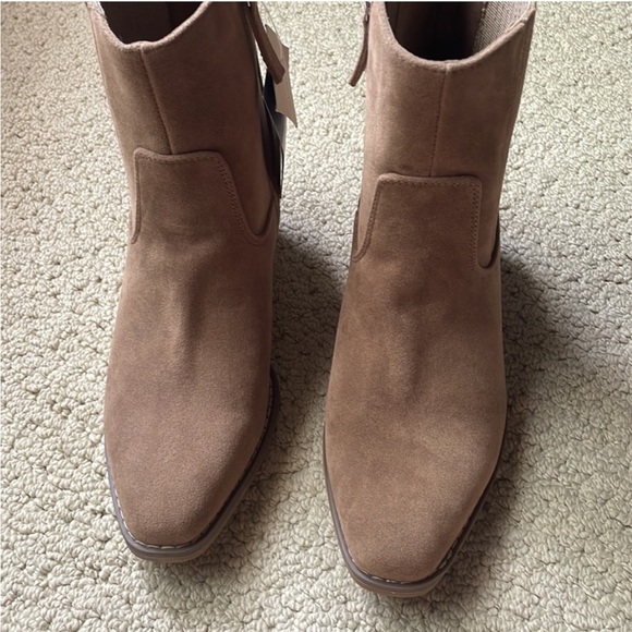 Universal Thread Booties - Picture 11 of 13